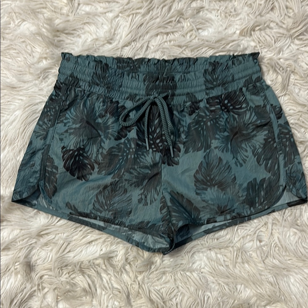 Aerie Green Athletic Shorts Elastic Waistband Palm Trees Lightweight Size Small‎